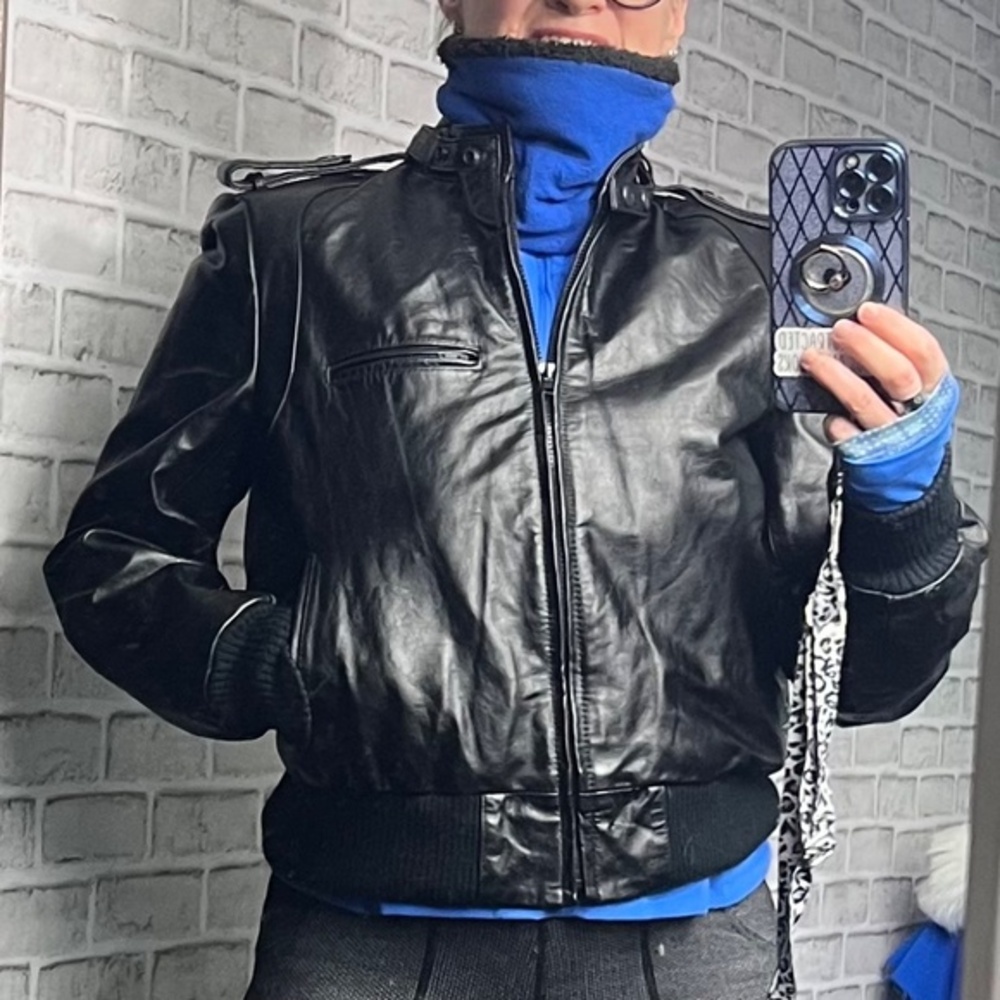 VINTAGE |•BERMAN'S•| 100% Genuine Leather Black Zip Out Insulated Bomber Jacket